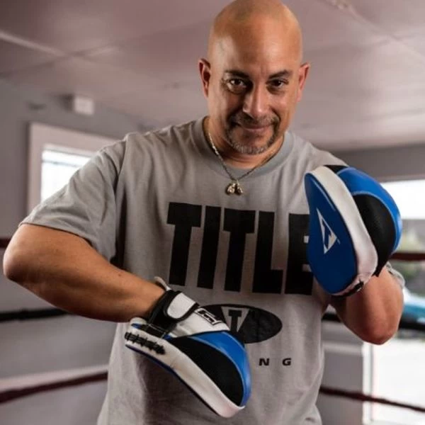 TITLE Flurry Micro Pro Punch Mitts 4 TITLE Flurry Micro Pro Punch Mitts - Image 4