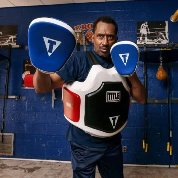 TITLE Flurry Micro Pro Punch Mitts 5 TITLE Flurry Micro Pro Punch Mitts - Image 5